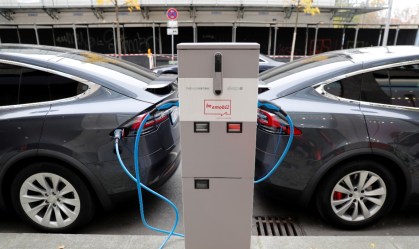 Mesmo com pandemia e escassez de chips, vendas de carros elétricos sobem