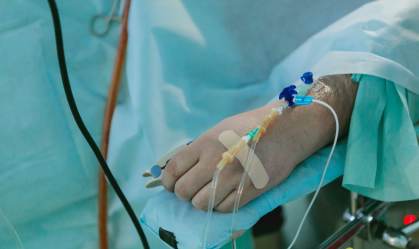 Medicamentos aprovados contra a Covid-19 não estão liberados no SUS, diz médica