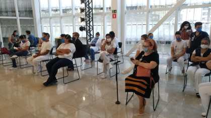 Sala de espera para vacinação no Hospital das Clínicas de SP