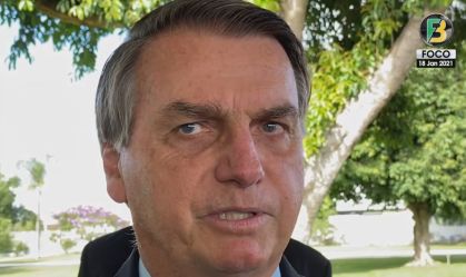 Governo continua estimulando que empresários comprem vacina, diz Bolsonaro à CNN