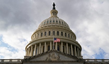 Câmara dos EUA votará pacote da Covid-19 de US$1,9 tri de Biden na quarta-feira