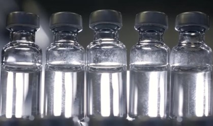 Empresários tentam trazer dos EUA doses extras de vacinas contra a Covid-19