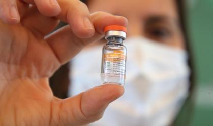 Enfermeiros denunciam suborno para aplicar vacinas em 'fura-filas' no Rio
