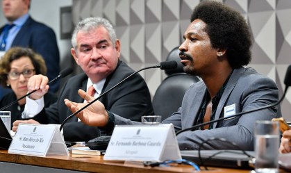 Oposição derrota governo e prorroga CPMI das Fake News por 6 meses