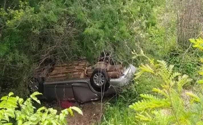 Família morre após veículo cair de penhasco na Bahia