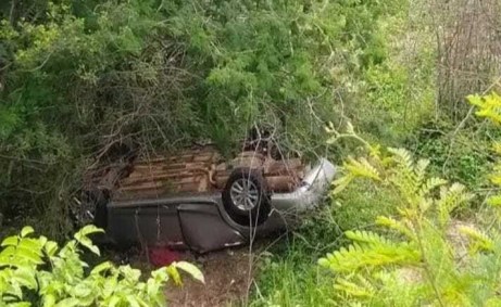 Família morre após veículo cair de penhasco na Bahia