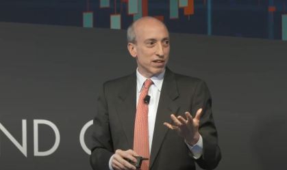 Ex-executivo do Goldman Sachs, Gary Gensler toma posse como presidente da SEC