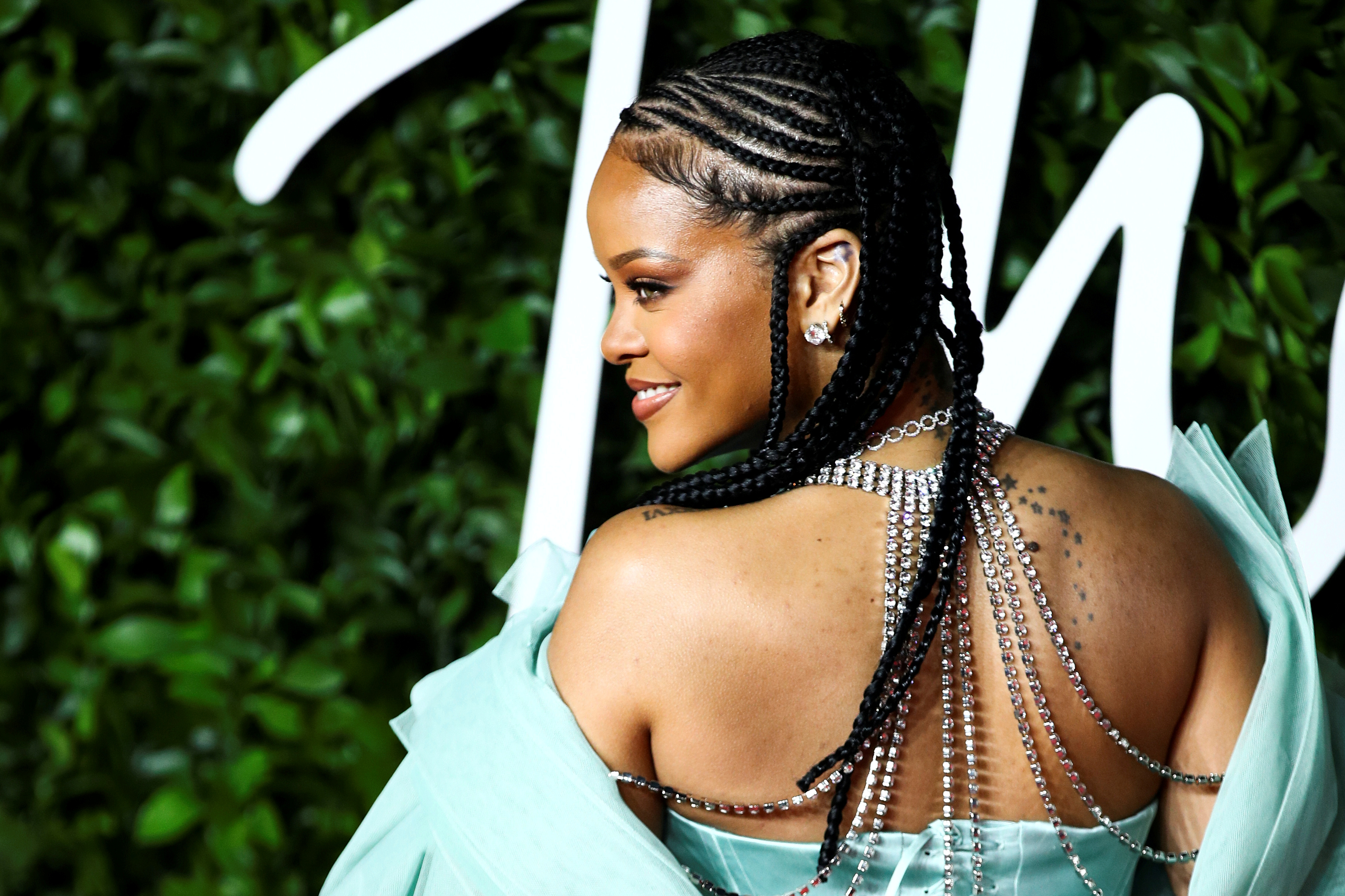 A Clara Lionel, fundação da cantora Rihanna, fez uma doação de US$ 5 milhões