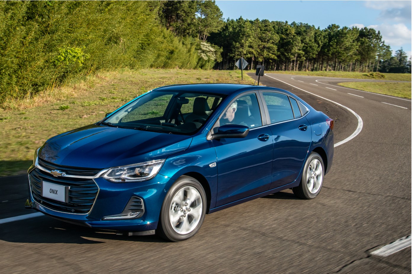 Chevrolet Onix Plus: modelo tem porta-malas de 500 l • Foto: Divulgação