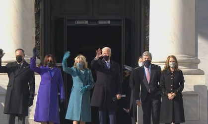 Joe Biden e Kamala Harris chegam ao Capitólio para a cerimônia de posse 