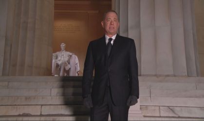 Ao abrir show da posse de Biden, Tom Hanks critica 'sectarismo' nos EUA