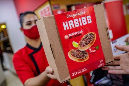 Habib’s passa a vender coxinhas e esfihas congeladas