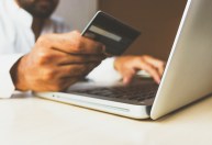 10 dicas para não cair em golpes digitais no Dia das Mães