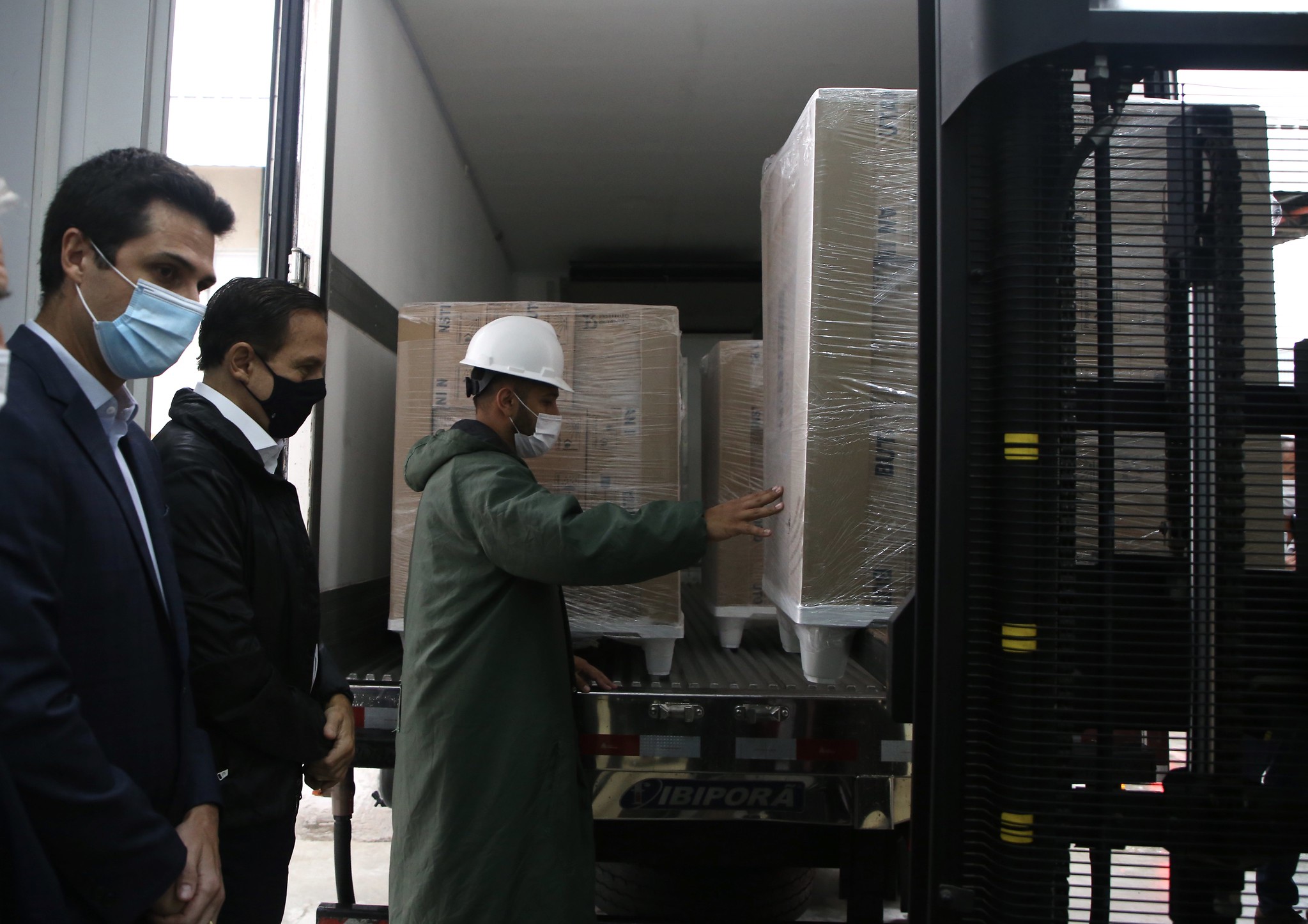 João Doria acompanha a distribuição do segundo lote da Coronavac