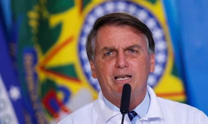 Bolsonaro deve exigir que empresas não demitam empregados que recusem vacinação
