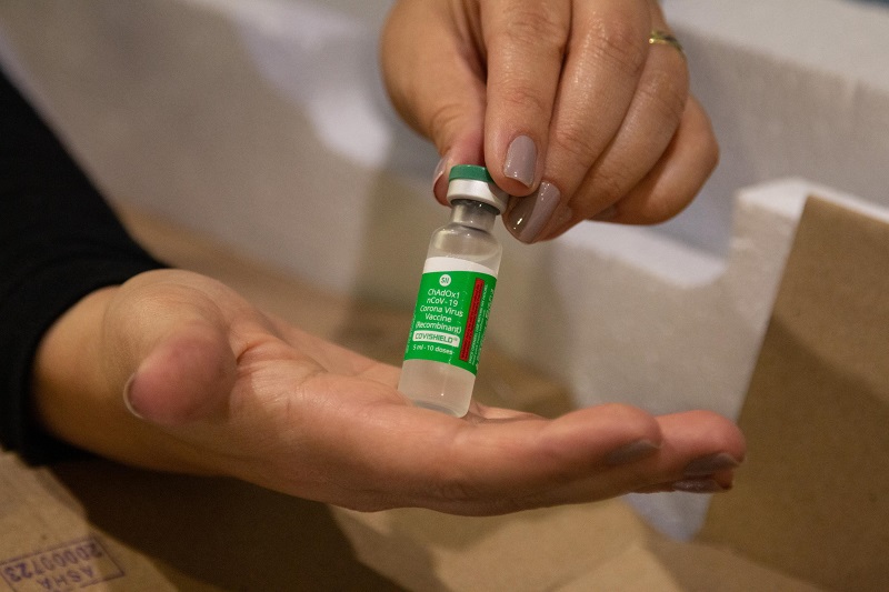 Vacinas Oxford/AstraZeneca, desenvolvidas em parceria com a Fiocruz