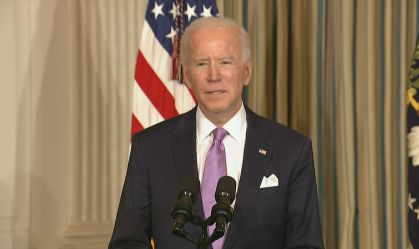 Biden assina decretos que revogam decisões de Trump sobre saúde pública