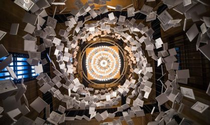 Obra de arte mais cara do mundo faz crítica ao sistema educacional dos EUA