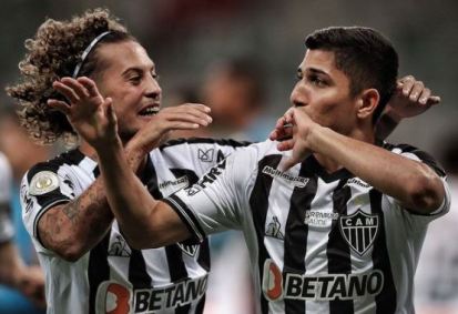 O Atlético-MG venceu o Santos por 2 a 0 no Mineirão