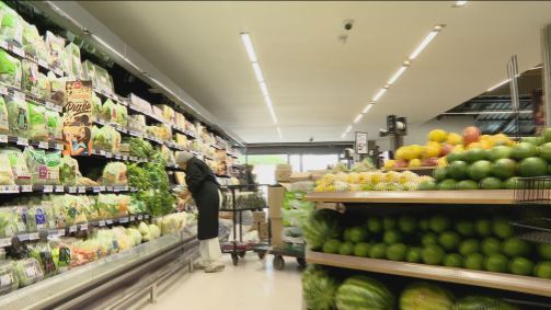 A procura por produtos como frutas e hortaliças diminuiu 80% desde o início da q