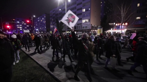 Manifestação na Polônia contra regras que praticamente proibiram aborto no país