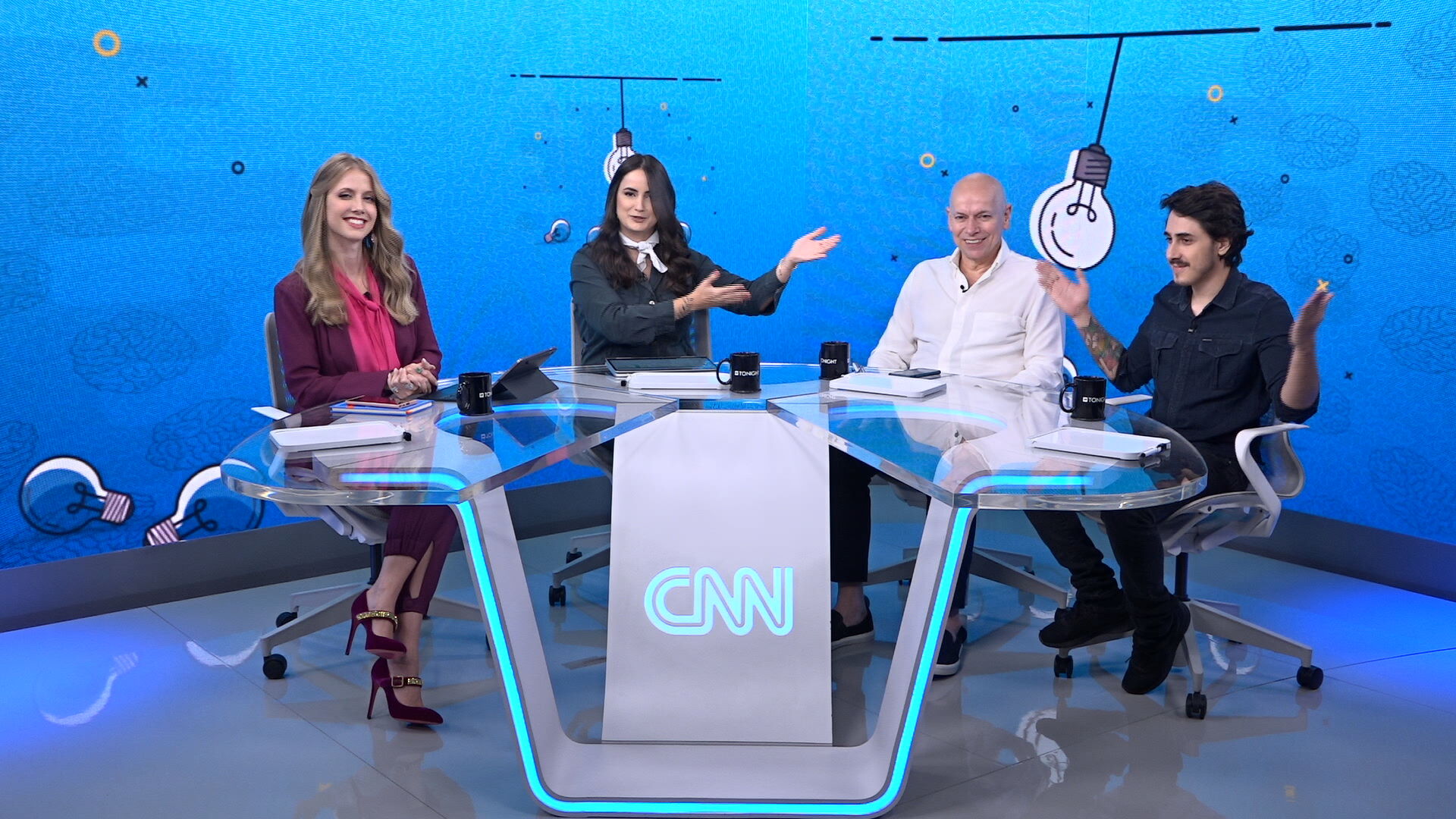 CNN Tonight, talk show apresentado por Mari Palma, Gabriela Prioli e Leandro Kar