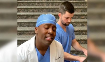 Vídeo: médico canta 'Imagine' em homenagem aos colegas; assista