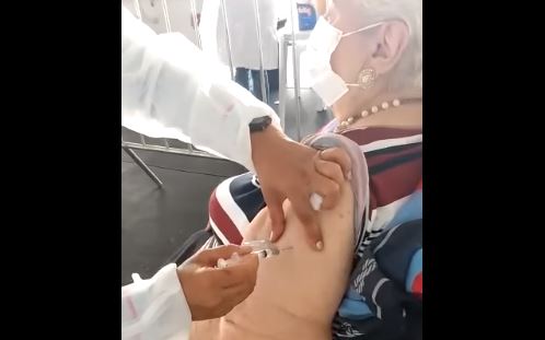 Uma servidora de Maceió (AL) não injetou o imunizante