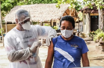 Aplicação de vacina nas comunidades indígenas de Santarém, Óbidos e Belterra