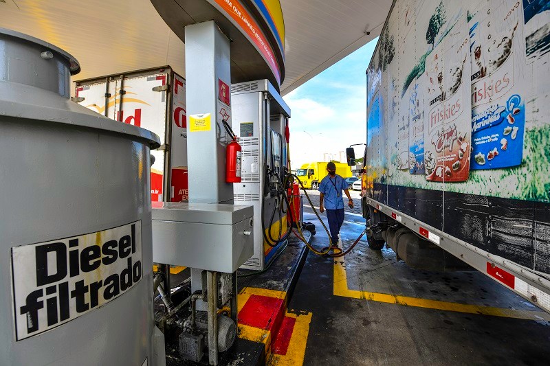 Crise do diesel aumenta pressão sobre inflação americana e juros globais