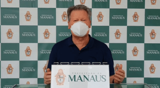 O prefeito de Manaus, Arthur Virgílio Neto (PSDB), de máscara