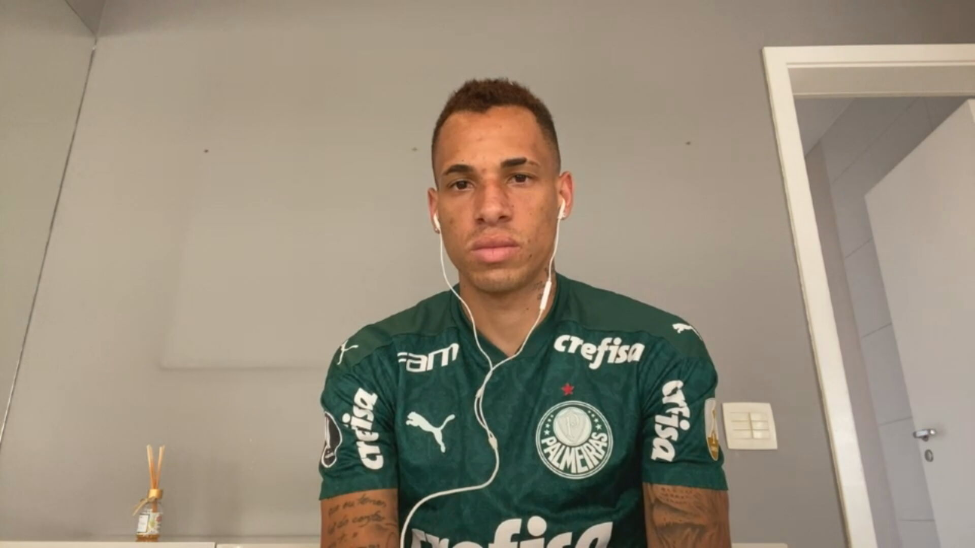 O atacante do Palmeiras Breno Lopes elogiou o técnico Abel Ferreira 