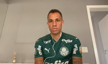 O atacante do Palmeiras Breno Lopes elogiou o técnico Abel Ferreira 