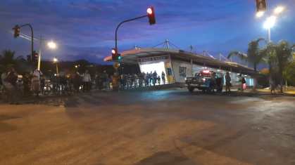Passageiros foram pegos de supresa com paralisação de linhas do BRT no Rio