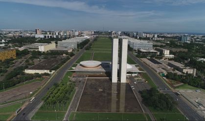 Objetivo é proteger mandatos dos deputados, diz relatora da PEC da Imunidade