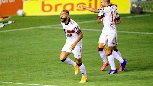 Gabigol comemora gol do Flamengo na Ilha do Retiro