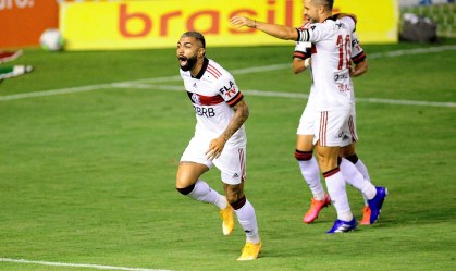 Flamengo bate o Sport na Ilha do Retiro e assume a vice-liderança do Brasileirão