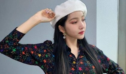 A cantora Sowon,&nbsp;do grupo feminino GFriend