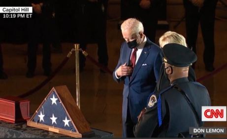 Joe Biden presta homenagem no funeral de Brian Sicknick