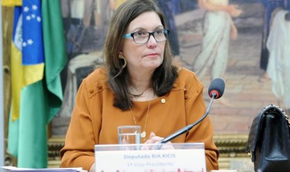 Rosa Weber manda secretaria do STF informar tramitação de processos em nome de Bia Kicis