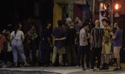 Estudo: pessoas entre 20 e 49 anos são as grandes transmissoras de Covid-19