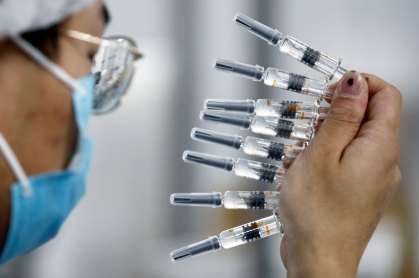 Ampolas com vacina para Covid-19 da Sinovac em Pequim