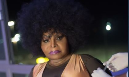 Elza Soares vacinada contra a Covid-19