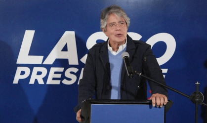 Com abstenção alta de indígenas, conservador Lasso derrota correísta no Equador