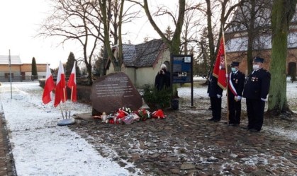 Homenagem em Stutthof, na Polônia, às vítimas do Holocausto