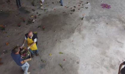 Padre substitui pedras por flores debaixo de viaduto em São Paulo
