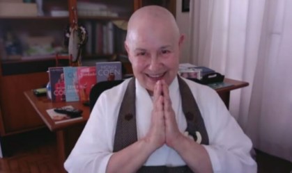 Monja Coen ensina respiração consciente para manter a calma durante isolamento