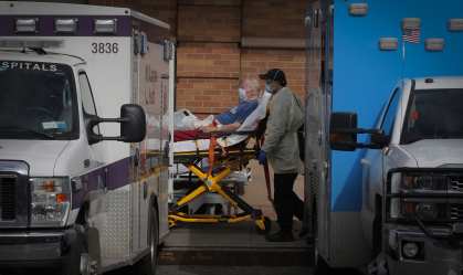 EUA se tornam 1º país a registrar mais de 2 mil mortes por COVID-19 em 24 horas