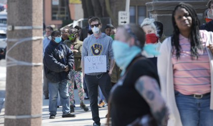 Após batalha na Justiça, primárias no Wisconsin acontecerão em meio à pandemia