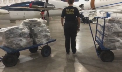 PF apreende 500 kg de cocaína em avião que tinha como destino a Europa